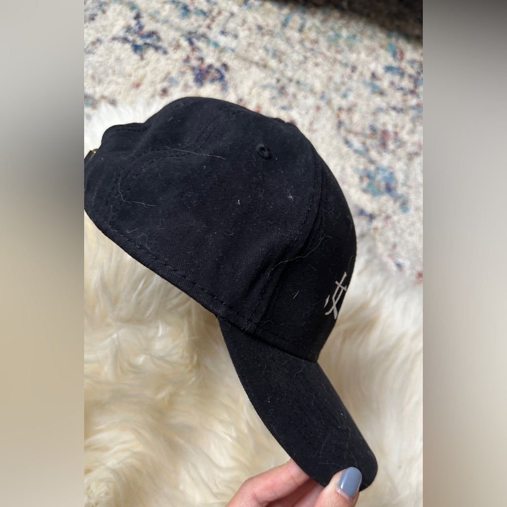 Chinese words cap hat